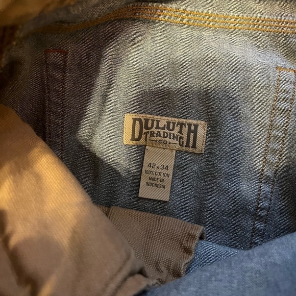 Duluth Trading Co. men’s relaxed fit medium wash jeans - Picture 5 of 5